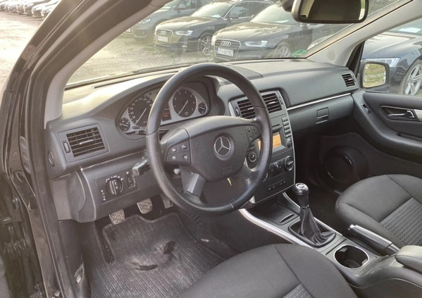 Mercedes-Benz Klasa B cena 25900 przebieg: 209000, rok produkcji 2011 z Kowal małe 436